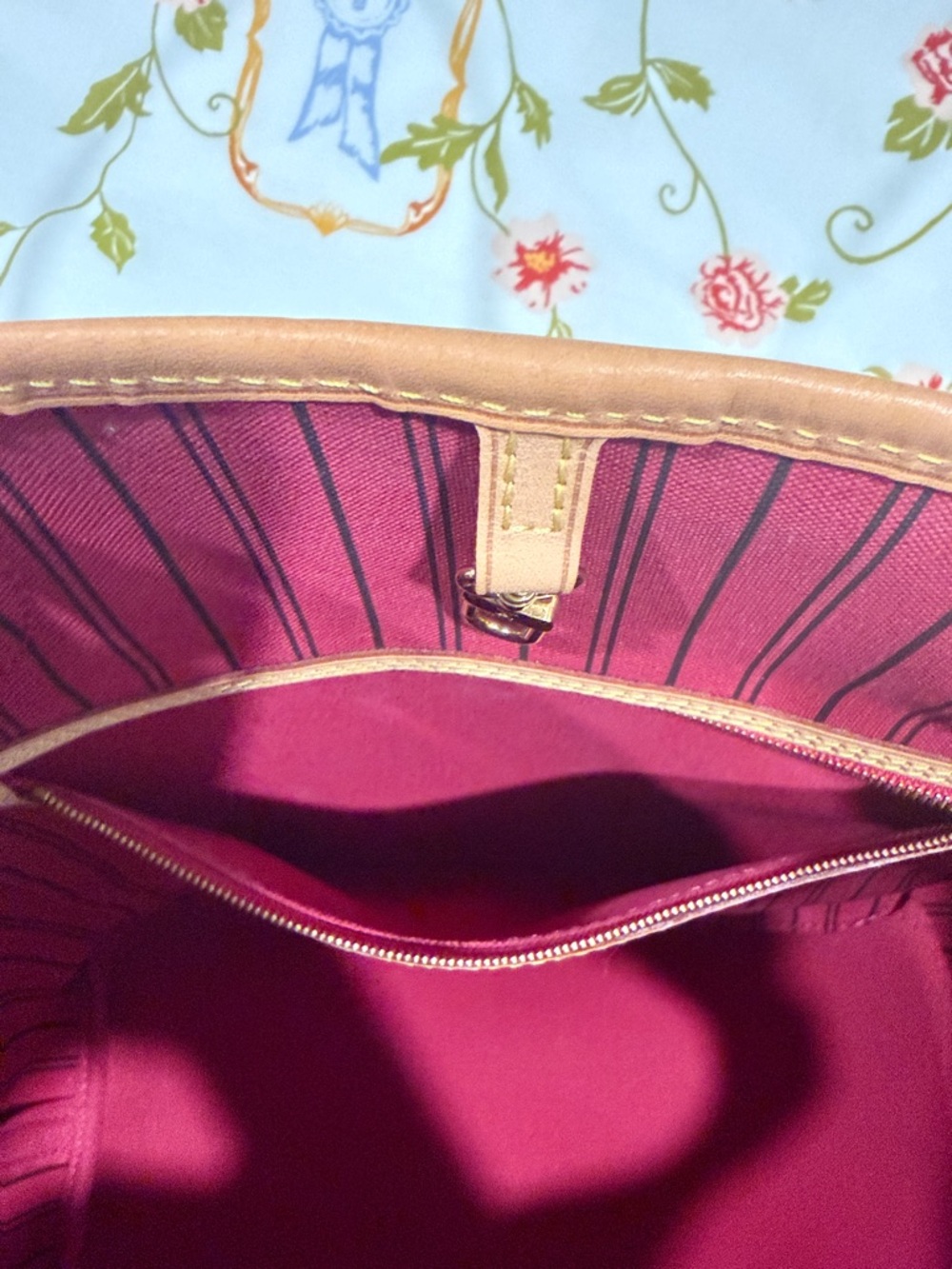 Louis Vuitton Monogram Neverfull MM - Picture 12 of 13